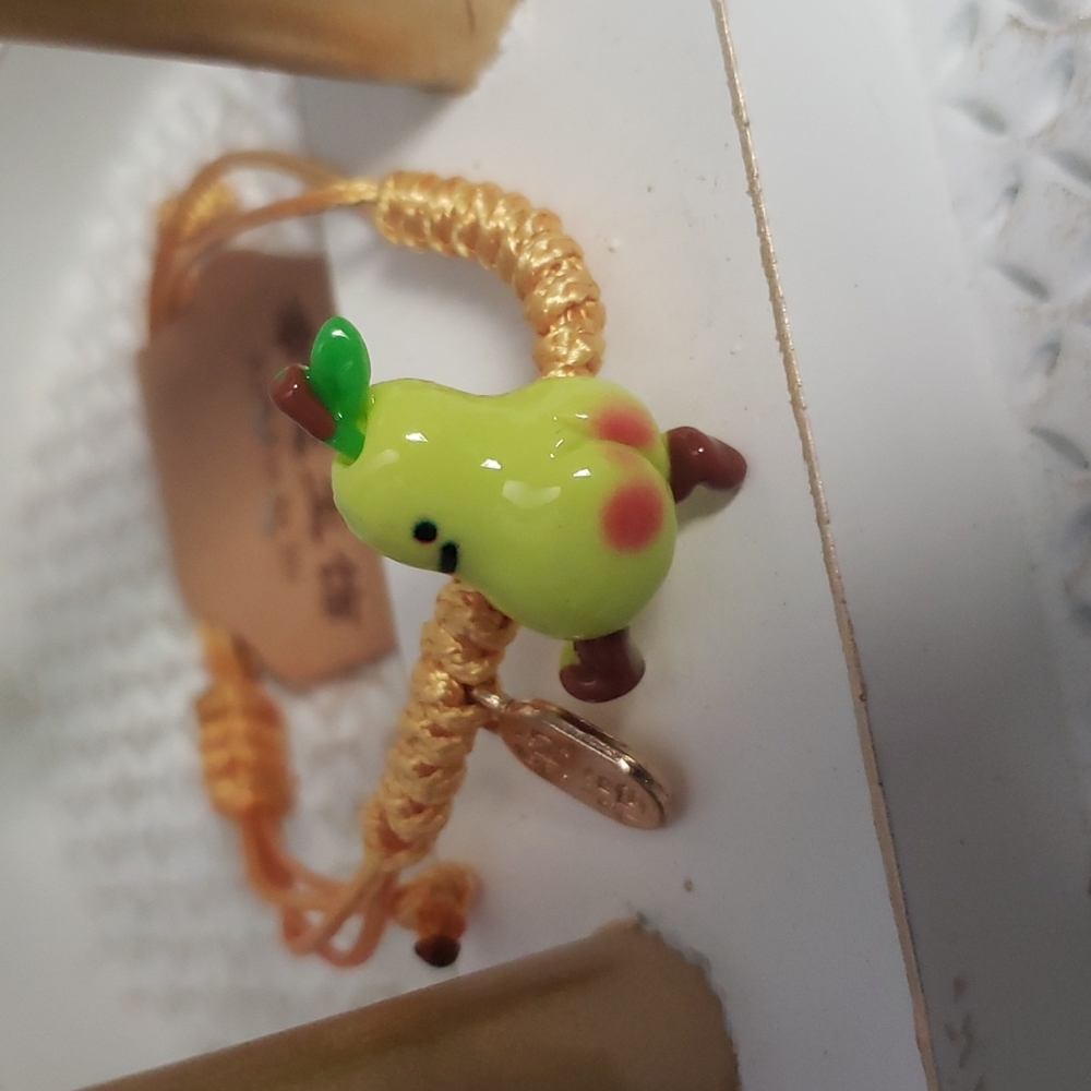 Cheeky Pear cute charm bracelet Simple loop pattern